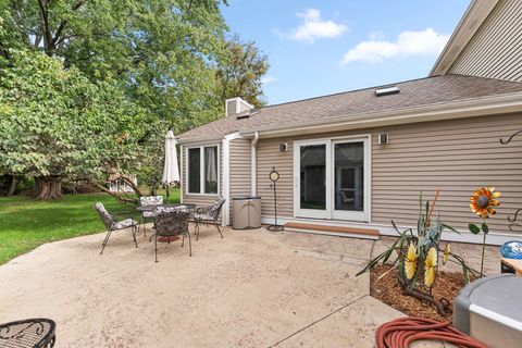 Tiny photo for 23W620 Walnut Street, Roselle, IL 60172 (MLS # 12482918)