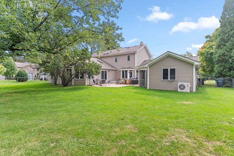 Tiny photo for 23W620 Walnut Street, Roselle, IL 60172 (MLS # 12482918)