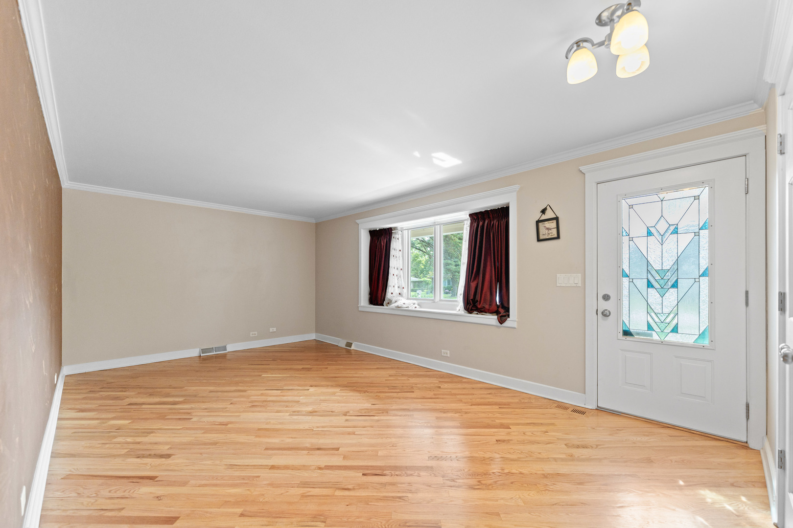 23W620 Walnut Street