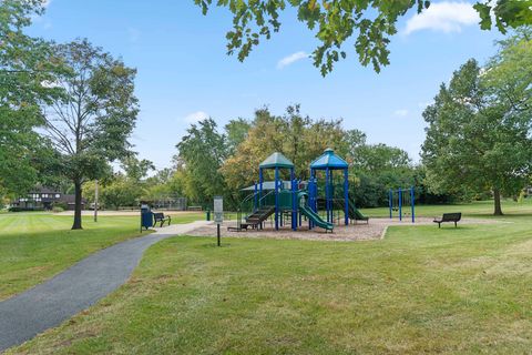 Tiny photo for 23W620 Walnut Street, Roselle, IL 60172 (MLS # 12482918)