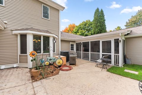 Tiny photo for 23W620 Walnut Street, Roselle, IL 60172 (MLS # 12482918)