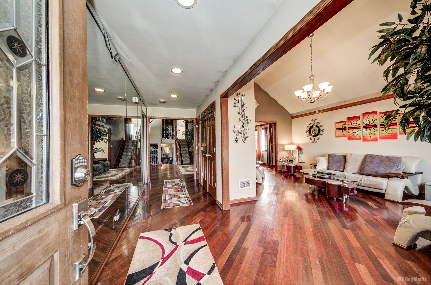 5641 W 81st Place