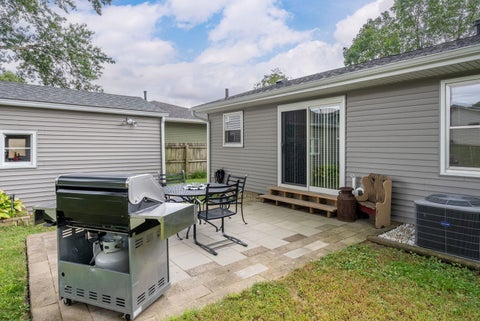 Tiny photo for 4629 11th Avenue D, Moline, IL 61265 (MLS # 12704778)