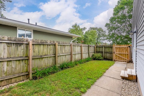 Tiny photo for 4629 11th Avenue D, Moline, IL 61265 (MLS # 12704778)