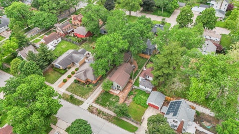 Tiny photo for 605 S Chicago Avenue, Champaign, IL 61821 (MLS # 12609019)