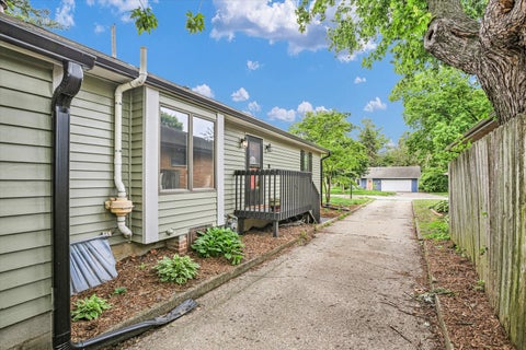 Tiny photo for 605 S Chicago Avenue, Champaign, IL 61821 (MLS # 12609019)