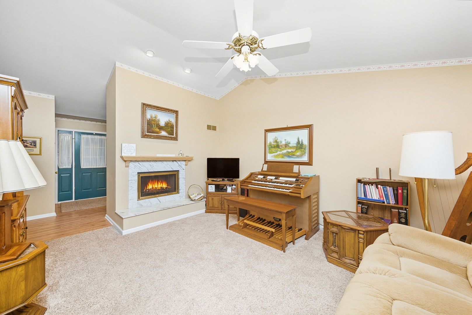 1203 Holiday Drive