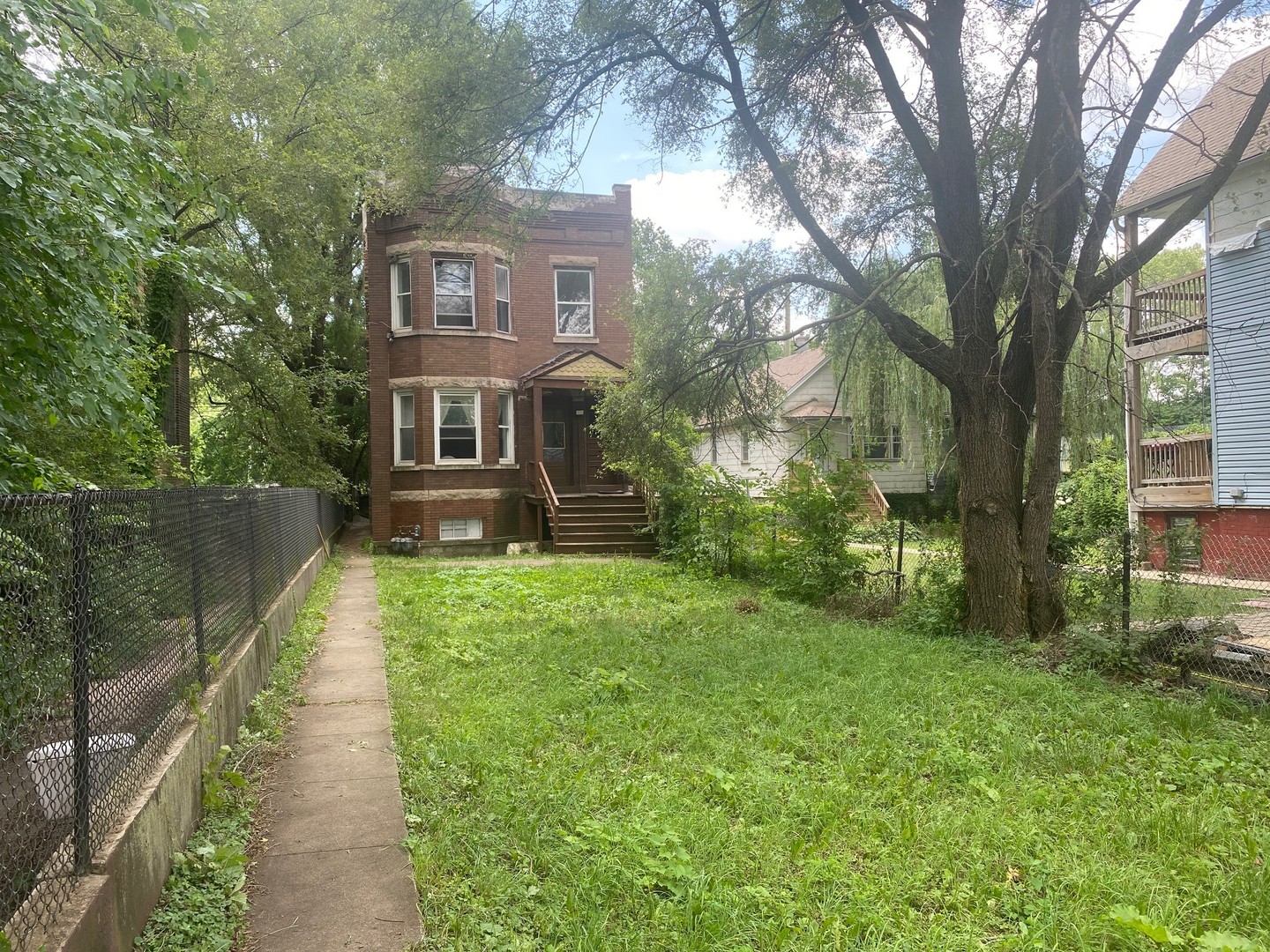 129 E Kensington Avenue
