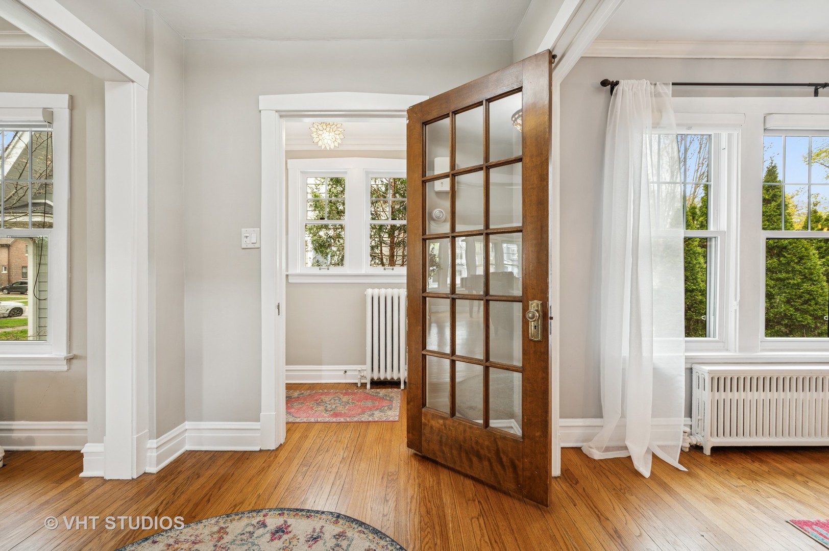 2211 Lincolnwood Drive