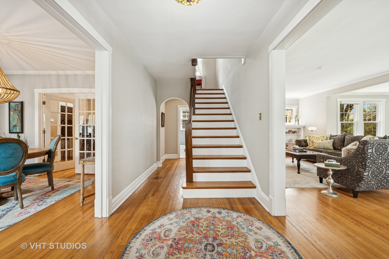 2211 Lincolnwood Drive