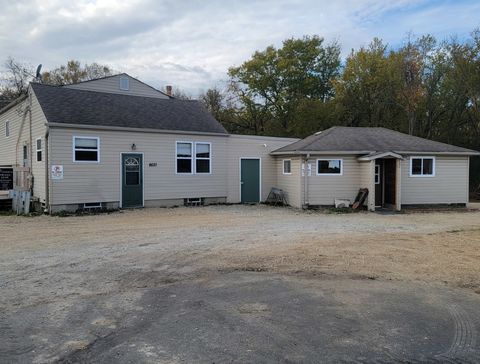 8621 US Highway 12 Highway Richmond IL 60071