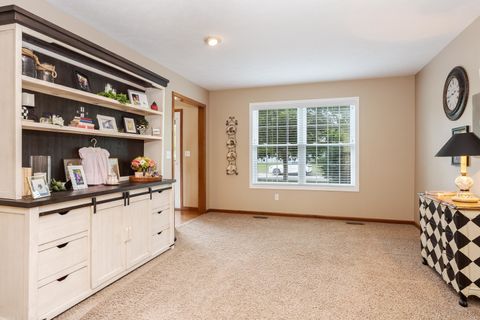 Tiny photo for 38 Bandecon Way, Bloomington, IL 61704 (MLS # 12652764)