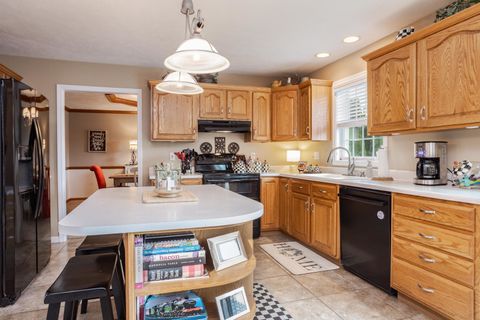 Tiny photo for 38 Bandecon Way, Bloomington, IL 61704 (MLS # 12652764)