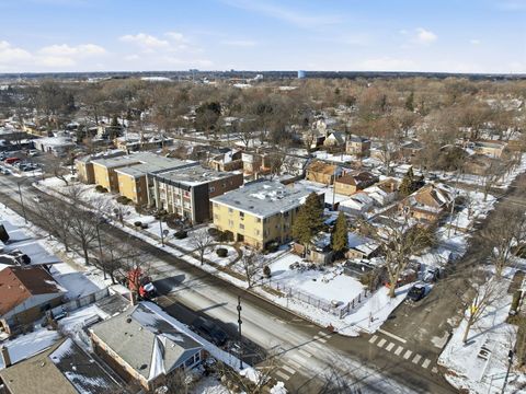 Tiny photo for 1609 Howard Street #2, Evanston, IL 60202 (MLS # 12554923)