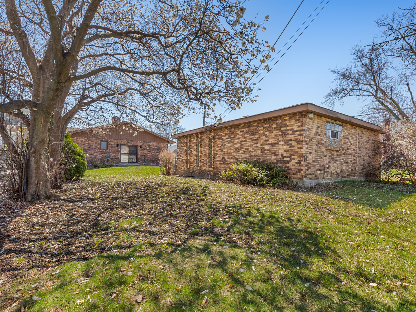 1726 E Lincoln Avenue