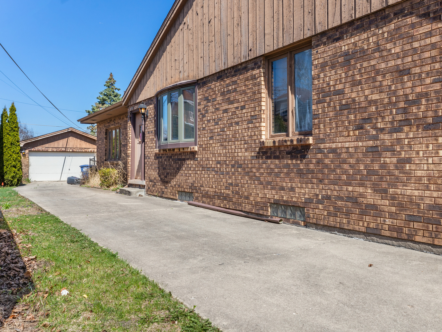 1726 E Lincoln Avenue