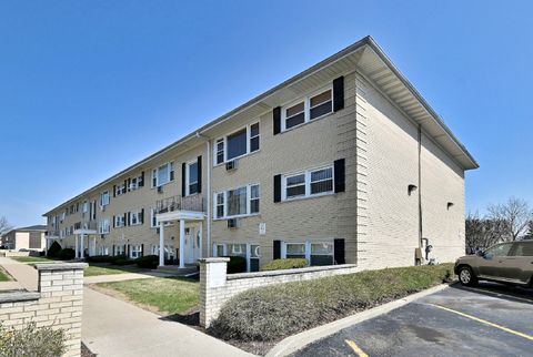 Tiny photo for 4932 N Leonard Drive #2A, Norridge, IL 60706 (MLS # 12606078)