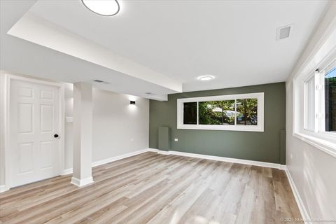 Tiny photo for 16211 Joyce Circle, South Holland, IL 60473 (MLS # 12552562)