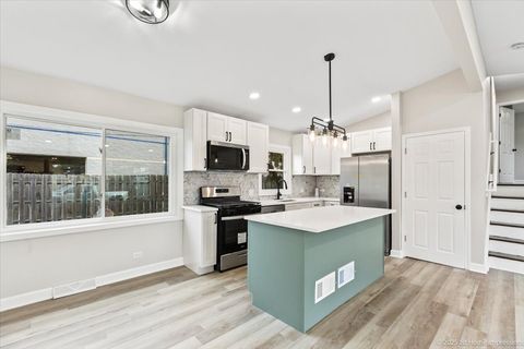 Tiny photo for 16211 Joyce Circle, South Holland, IL 60473 (MLS # 12552562)