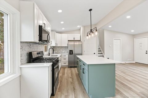 Tiny photo for 16211 Joyce Circle, South Holland, IL 60473 (MLS # 12552562)