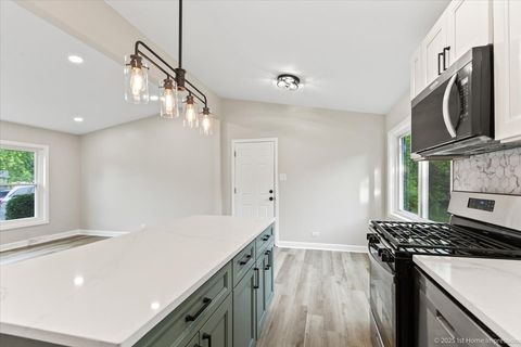 Tiny photo for 16211 Joyce Circle, South Holland, IL 60473 (MLS # 12552562)