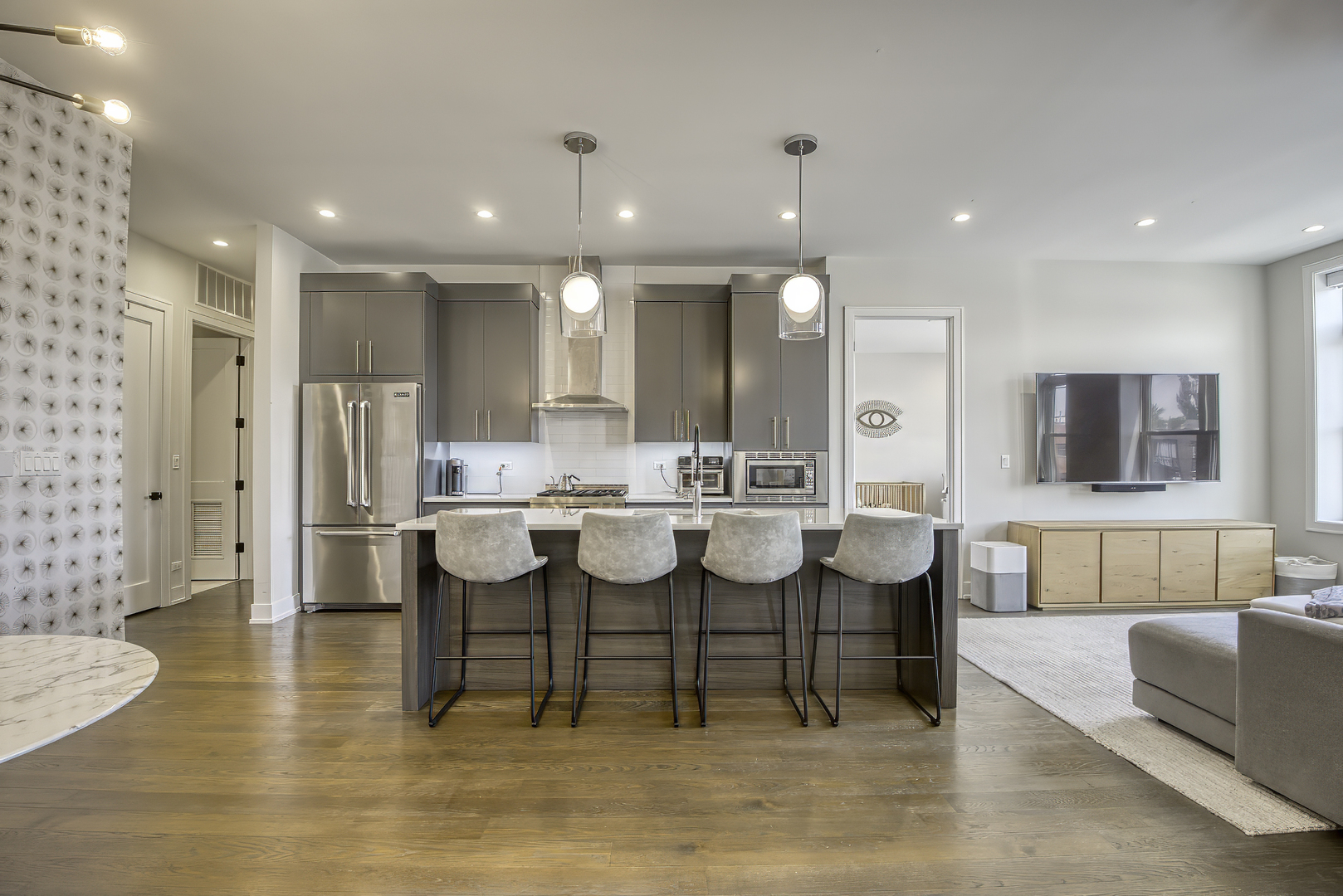 1938 W Augusta Boulevard 301