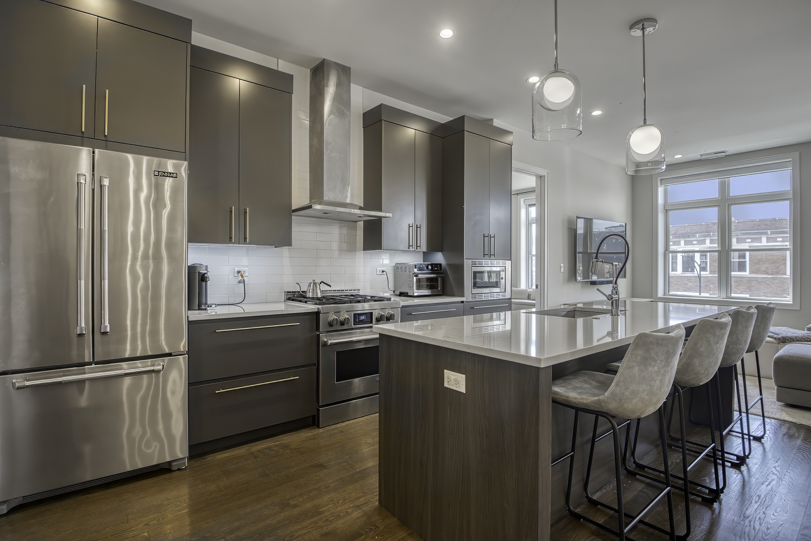 1938 W Augusta Boulevard 301