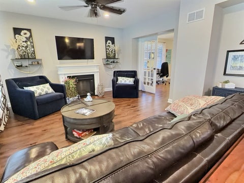 Tiny photo for 10711 S Artesian Avenue, Chicago, IL 60655 (MLS # 12755749)