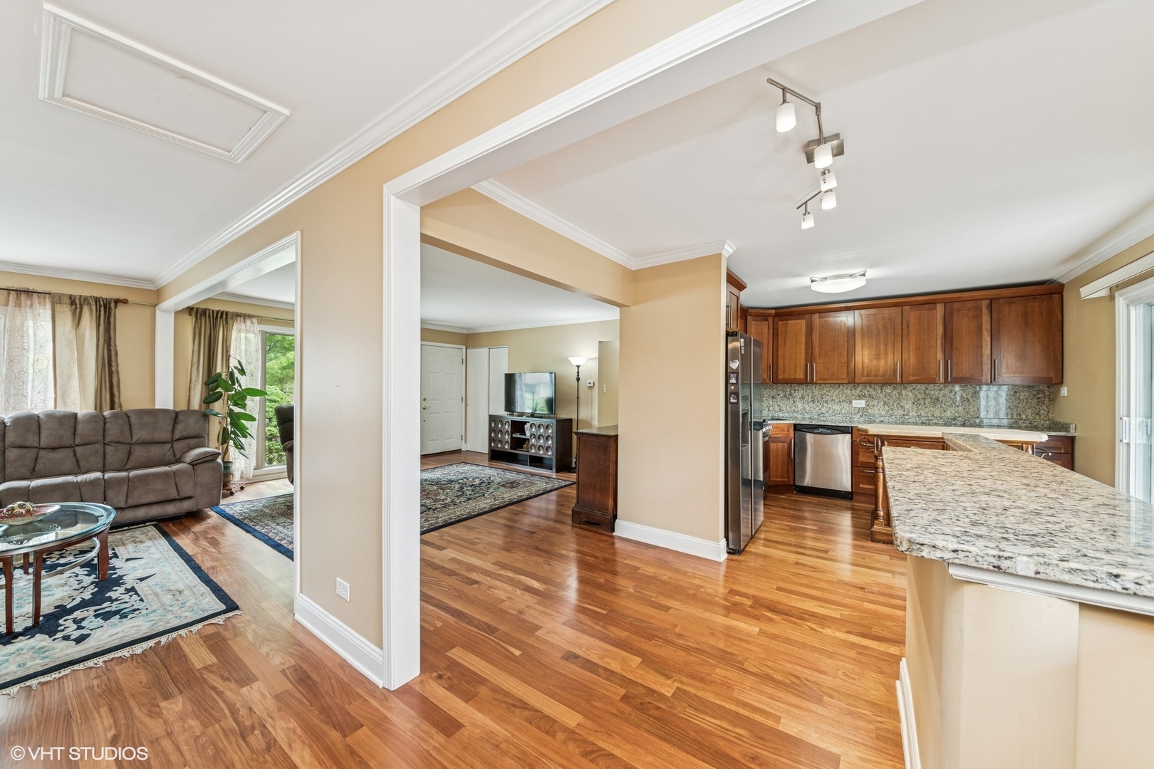 320 PLEASANT Street