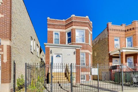 4256 W Kamerling Avenue Chicago IL 60651
