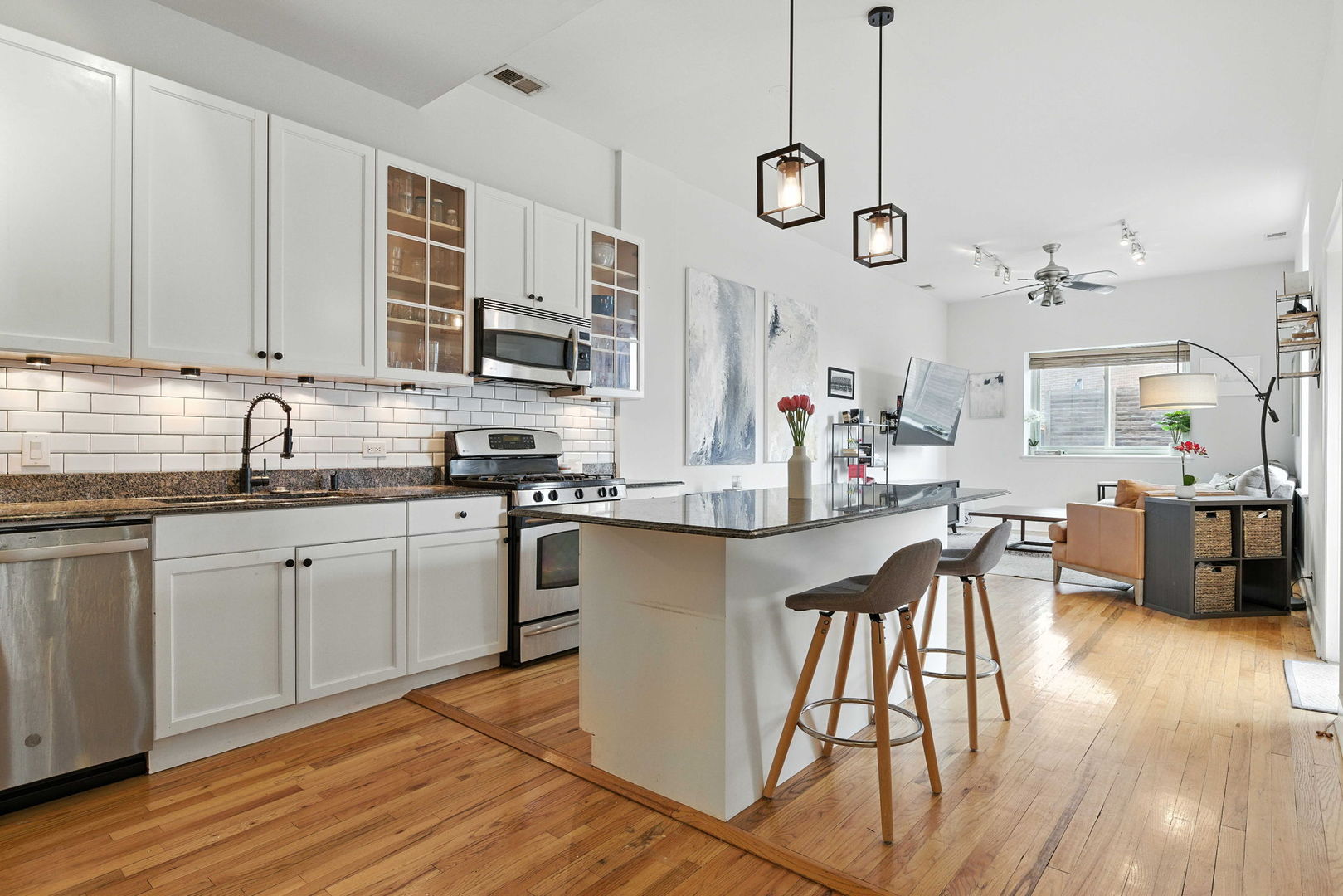 3347 N Clark Street 3E