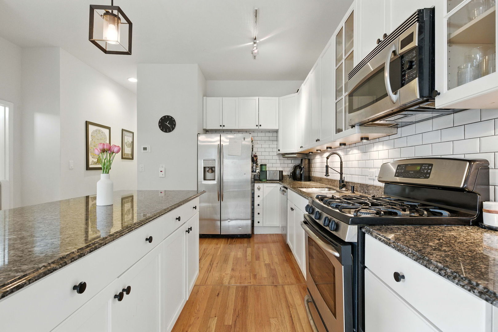 3347 N Clark Street 3E