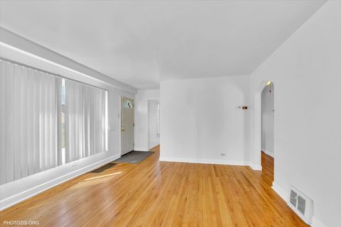 Tiny photo for 14143 Manor Avenue, Dolton, IL 60419 (MLS # 12570802)