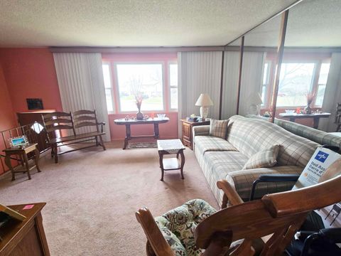 Tiny photo for 8811 W 92nd Street, Hickory Hills, IL 60457 (MLS # 12599086)