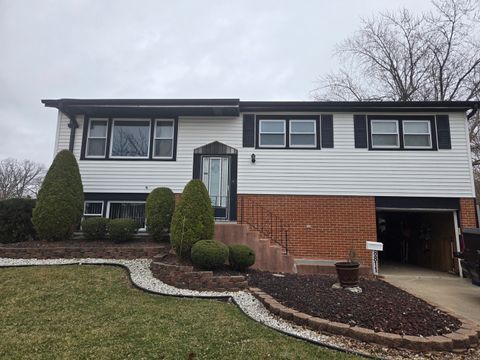 Photo of 8811 W 92nd Street, Hickory Hills, IL 60457 (MLS # 12599086)