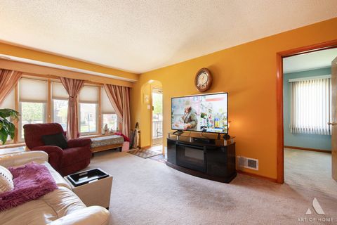 Tiny photo for 5555 S Menard Avenue, Chicago, IL 60638 (MLS # 12628371)
