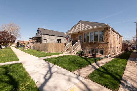 Tiny photo for 5555 S Menard Avenue, Chicago, IL 60638 (MLS # 12628371)