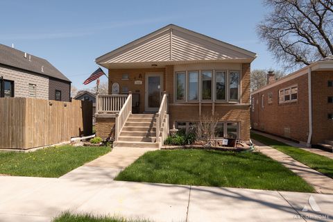 Tiny photo for 5555 S Menard Avenue, Chicago, IL 60638 (MLS # 12628371)