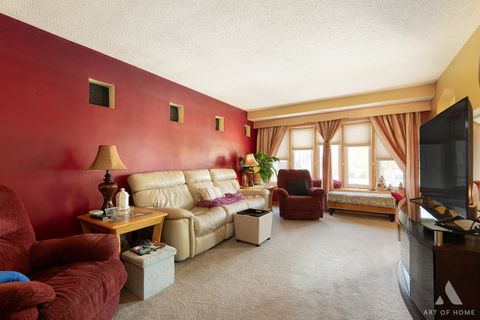 Tiny photo for 5555 S Menard Avenue, Chicago, IL 60638 (MLS # 12628371)