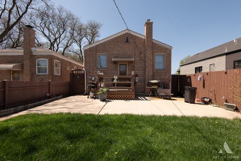 Tiny photo for 5555 S Menard Avenue, Chicago, IL 60638 (MLS # 12628371)