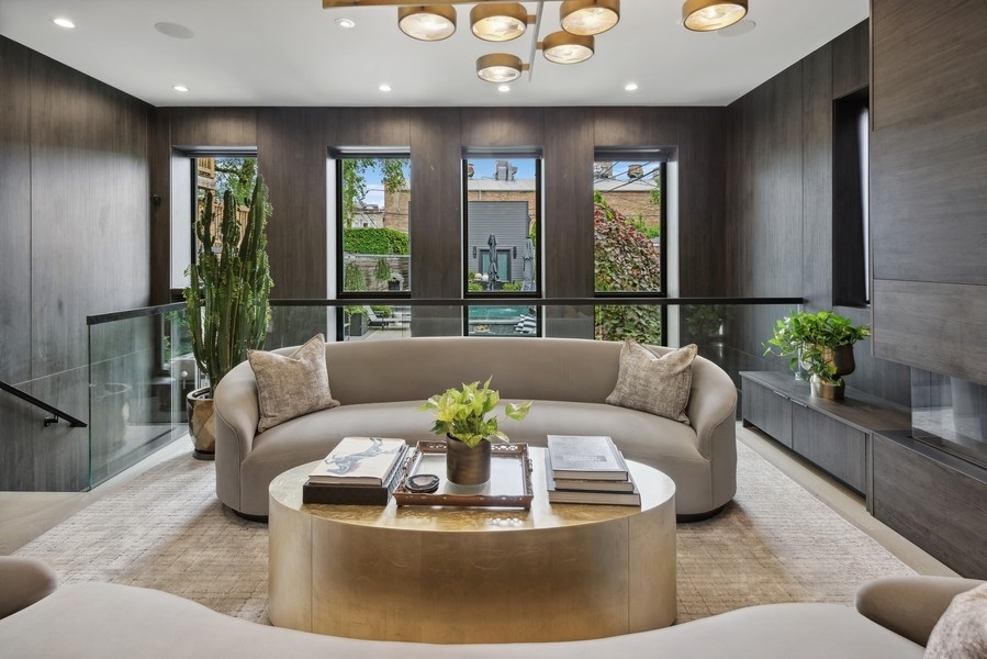 5415 N Ashland Avenue