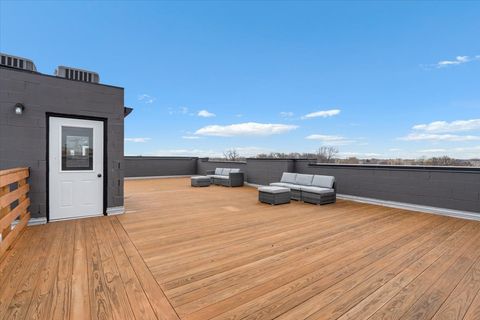 Tiny photo for 5824 N Lincoln Avenue #PH-3N, Chicago, IL 60659 (MLS # 12526692)