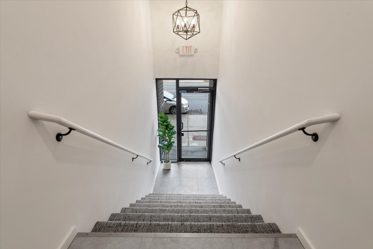 5824 N Lincoln Avenue PH-3N