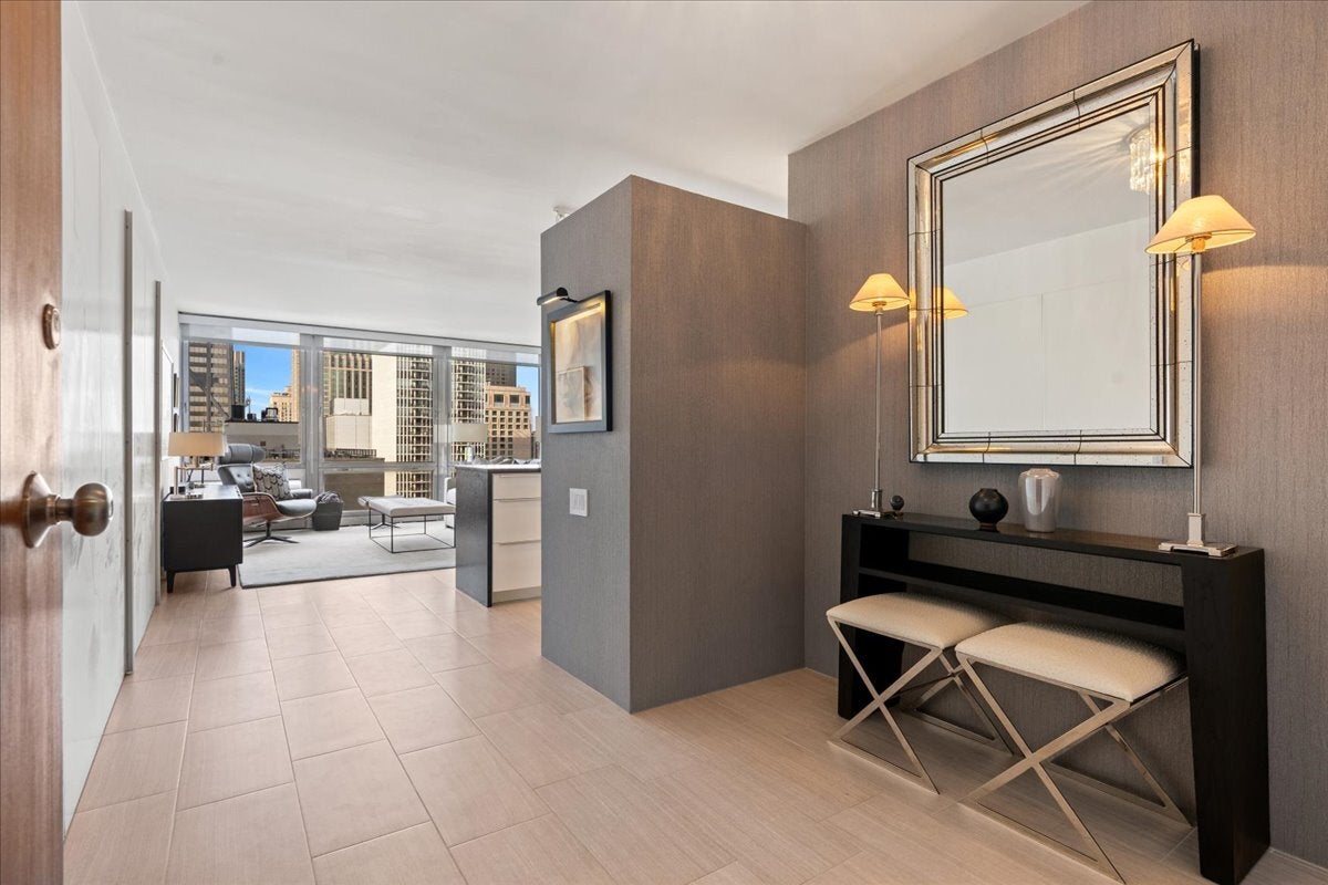 880 N Lake Shore Drive 22F