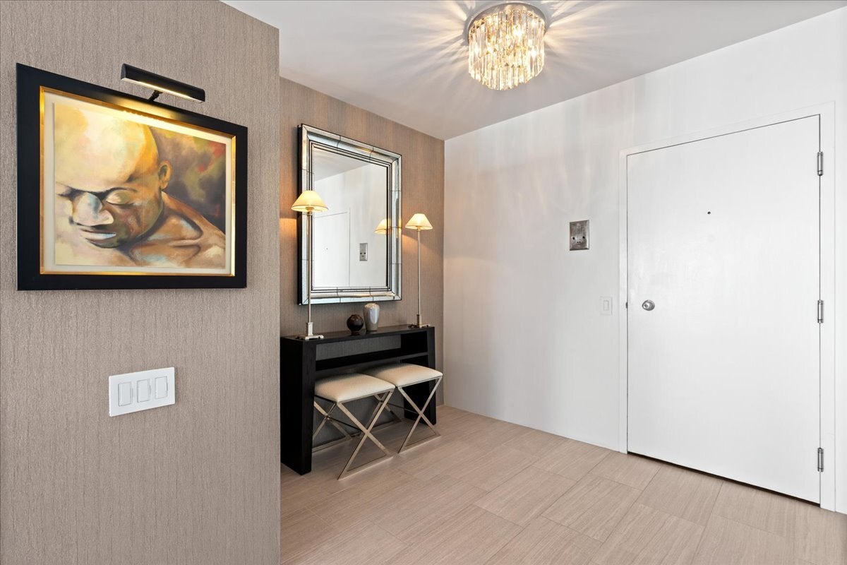 880 N Lake Shore Drive 22F