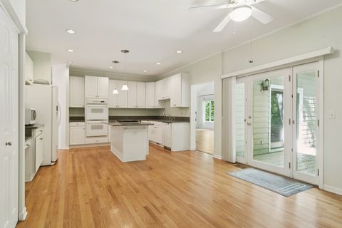 Tiny photo for 4 Mulberry Drive, Hawthorn Woods, IL 60047 (MLS # 12484689)