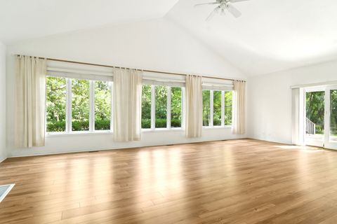 Tiny photo for 4 Mulberry Drive, Hawthorn Woods, IL 60047 (MLS # 12484689)