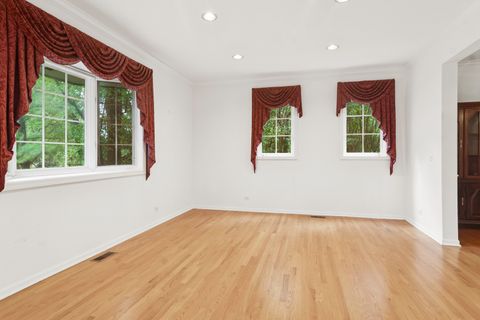 Tiny photo for 4 Mulberry Drive, Hawthorn Woods, IL 60047 (MLS # 12484689)