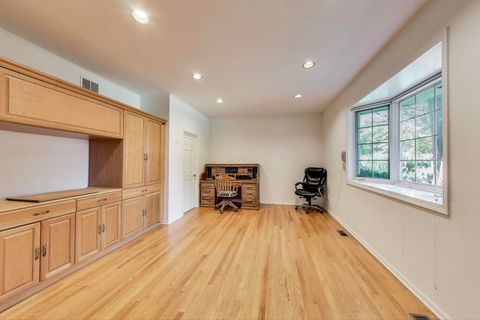 Tiny photo for 4 Mulberry Drive, Hawthorn Woods, IL 60047 (MLS # 12484689)