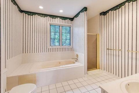 Tiny photo for 4 Mulberry Drive, Hawthorn Woods, IL 60047 (MLS # 12484689)